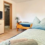 Haus Am Goldsteig - Zentral, Ruhig Stadtnah - Anbindung - Biergarten Und Pizzeria Direkt Vor Der Tuer