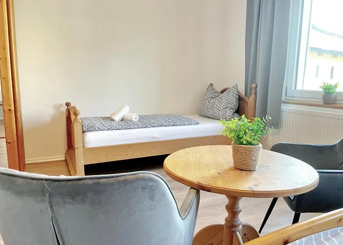 Haus Am Goldsteig - Zentral, Ruhig Stadtnah - Anbindung - Biergarten Und Pizzeria Direkt Vor Der Tuer