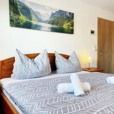Haus Am Goldsteig - Zentral, Ruhig Stadtnah - Anbindung - Biergarten Und Pizzeria Direkt Vor Der Tuer * Salzweg