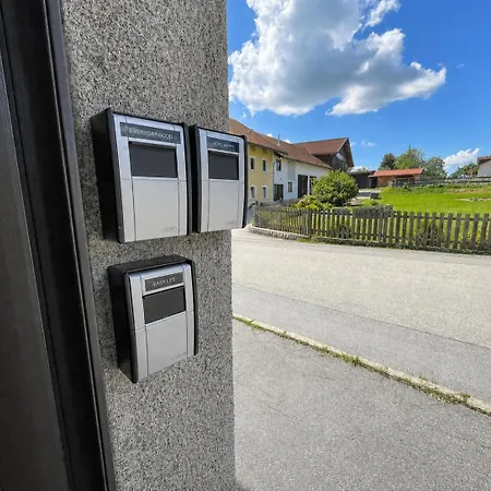 Apartment Haus Am Goldsteig - Zentral, Ruhig Stadtnah - Anbindung - Biergarten Und Pizzeria Direkt Vor Der Tuer *