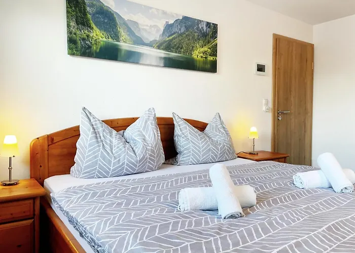 Haus Am Goldsteig - Zentral, Ruhig Stadtnah - Anbindung - Biergarten Und Pizzeria Direkt Vor Der Tuer * Salzweg
